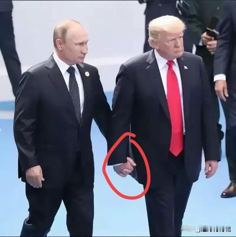 世界本为一家，兄弟之间何必恩恩怨怨？牵手应对所有挑战，成功终将属于你们！[比心]