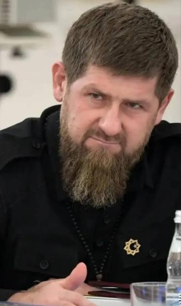 车臣出兵伊朗变卦了，卡德罗夫摊牌：想让我帮忙，先别打我“兄弟”！4月8日，前