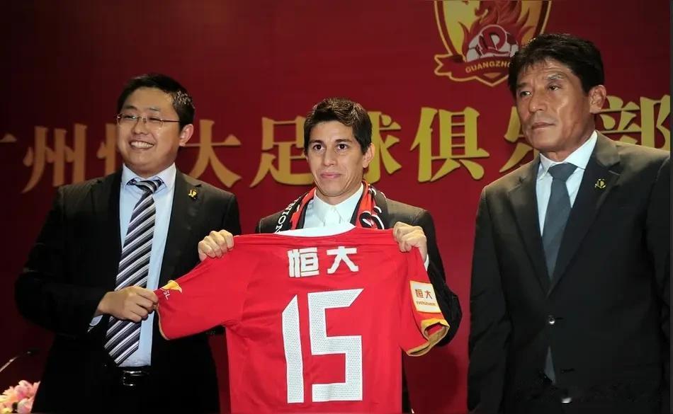 恒大曾三请孔卡，为何最终“天体之王”却选择逃离广州？2011年7月2日，恒大官