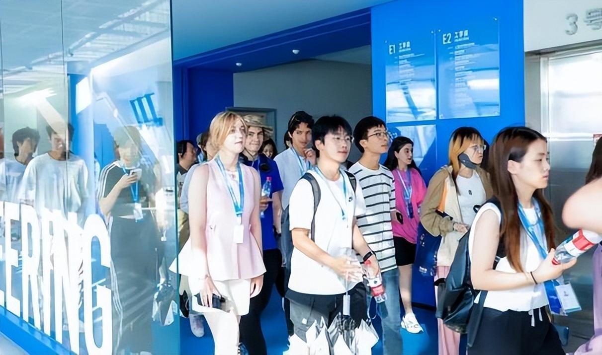 35万对6千！西湖大学用一份学费单，狠狠扇了谁的脸？这事儿，可真把某些人给整不会