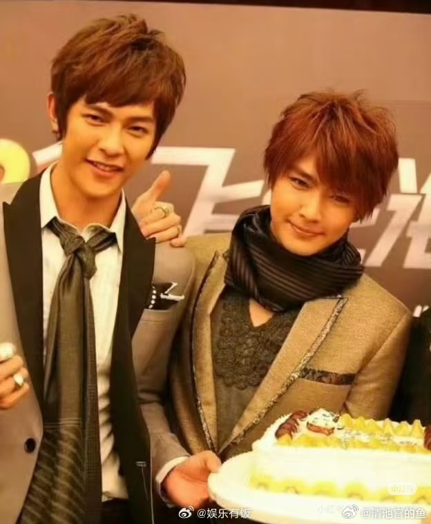 炎亚纶他还好吗好有爱啊！！！台娱意难平！！！颜值绝配，犬系×猫系，阳光明媚×病