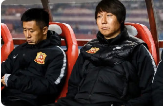 前国脚：我冒风险说一下，若李铁带队进了世界杯，他就不会出事了