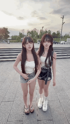 四川的呆萌小甜妹😍