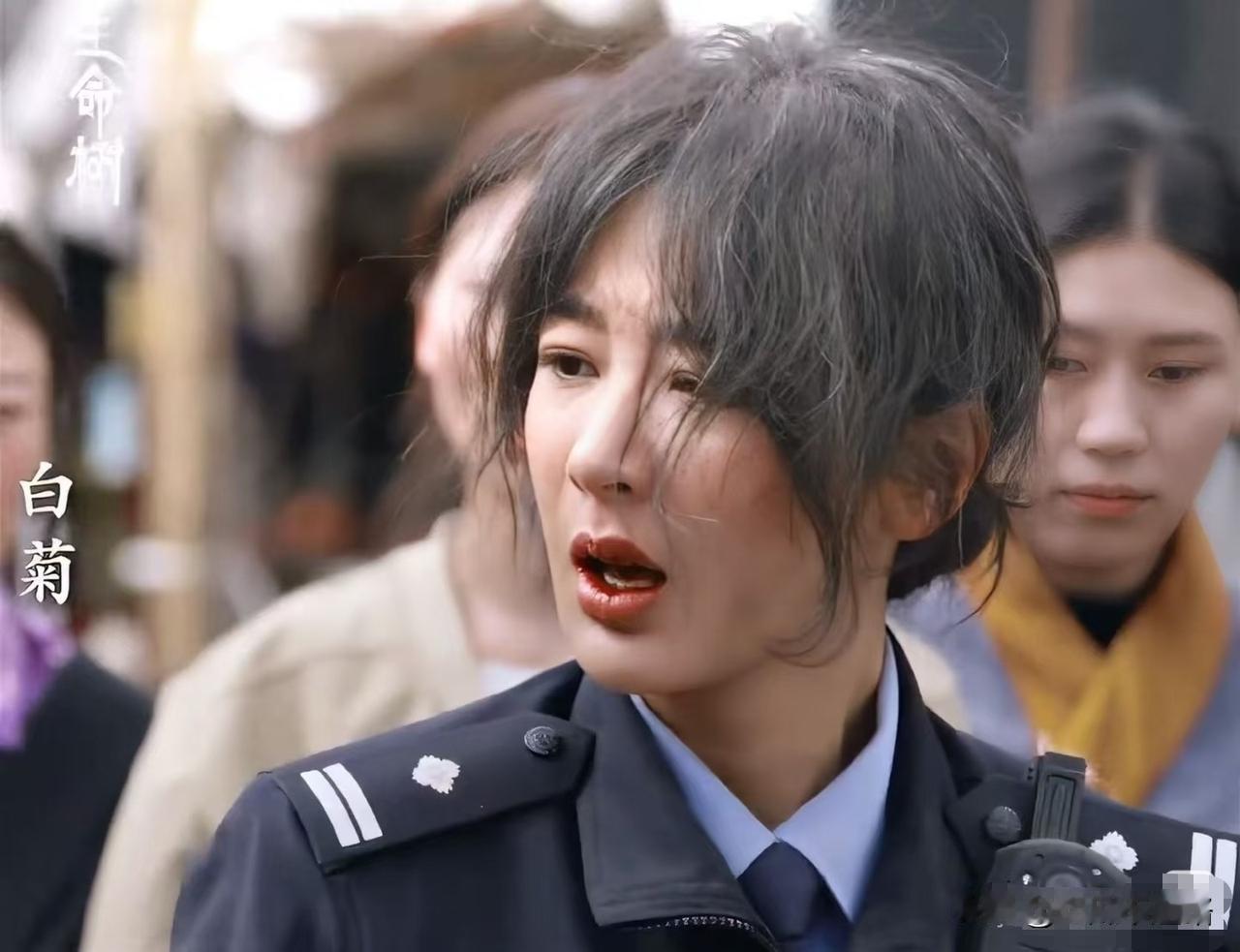 杨紫少拿了800万拍戏。她接《生命树》这部戏，片酬是1200万。这个数字放在