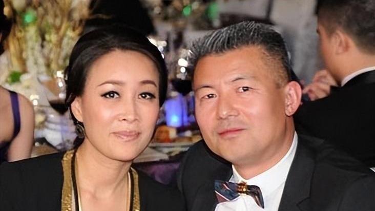那英，终于藏不住了那英和高峰分手后，在2006年，与孟桐相恋。两人结婚后