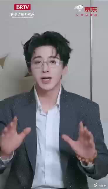 刘宇宁嗓音穿透江湖唱腔藏尽故事刘宇宁西装长靴大佬感刘宇宁嗓音穿透江湖唱腔藏尽故