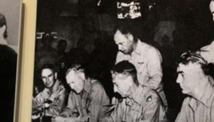 1948年谭政做报告，台下12个纵队政委头都不敢抬，赖传珠：怕被点名说起彭德怀