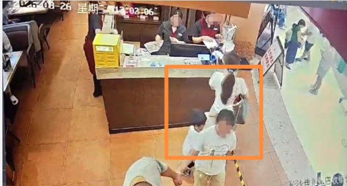 长沙一女子被4岁小男孩无意碰到屁股，不服调解，坚持走诉讼，谁给女子那么多自信的？