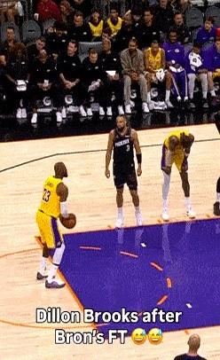 韦德都纳闷了，狄龙以前不是老詹的铁粉吗？这事儿真有点意思。韦德说狄龙现在专搞