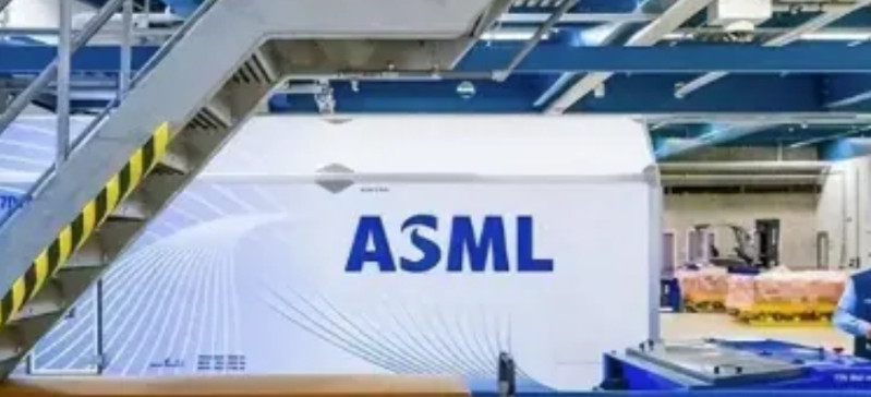 ASML垄断不行再下重手：上千台光刻机变废铁，外媒曝中国半导体真面目，美国的封锁