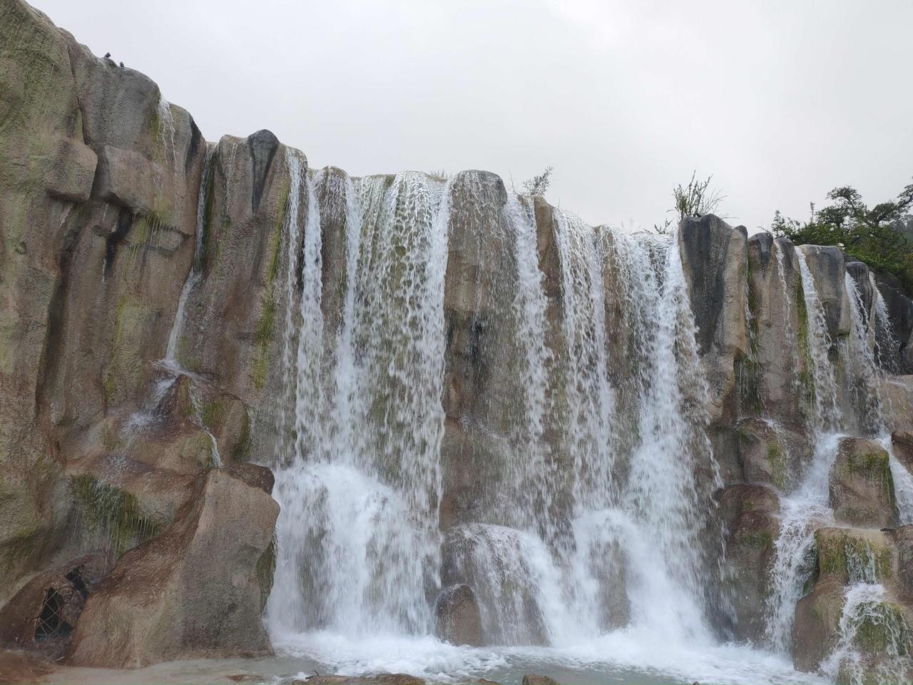 男人一定要记住：女人爱不爱你，根本不用试探，看清这几点就行。她看你的眼神里，