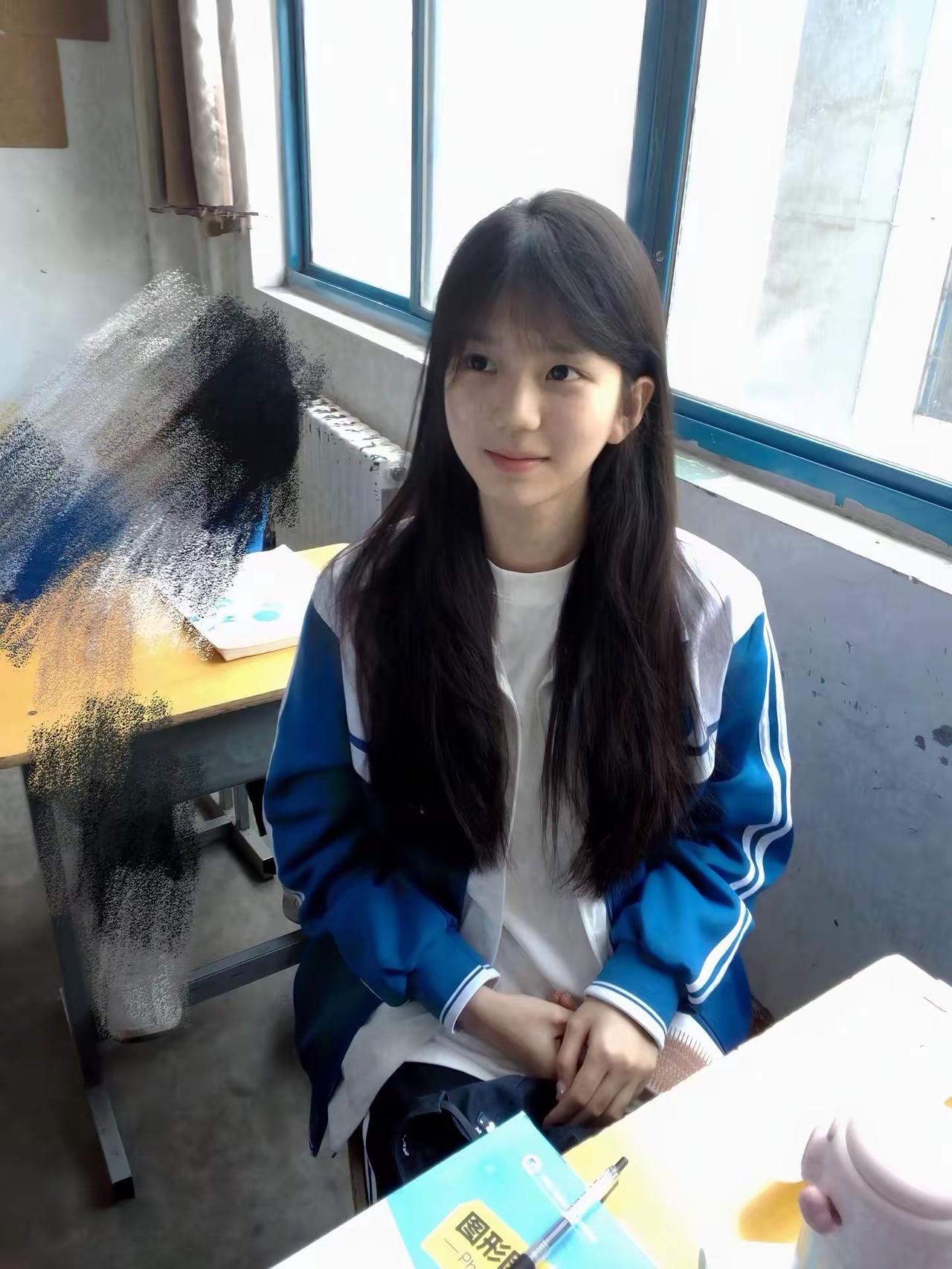 窗边少女，静谧时光，书香满溢窗边阳光少女窗边静享时光窗边静谧写真读书美少