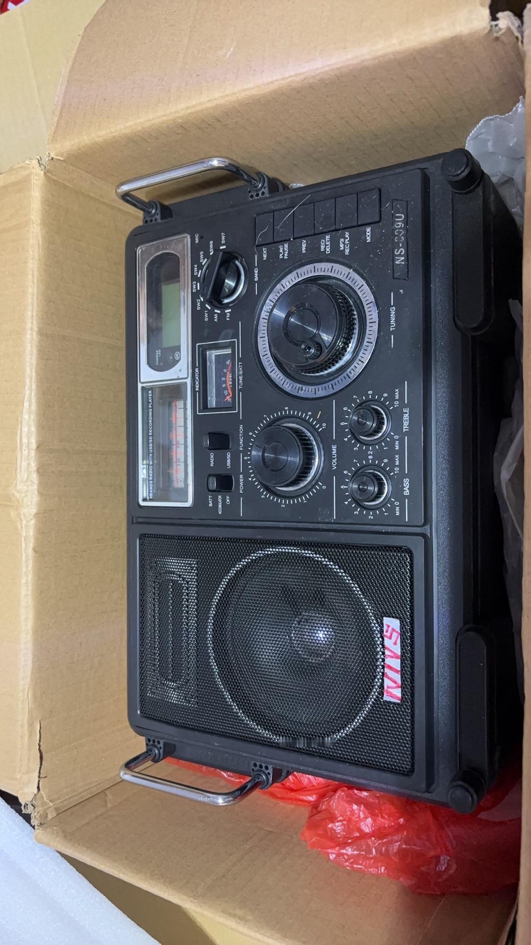一台仿品机，内部做工非常普通，作为一个实在的维修人员，不建议维修，所以建议放弃