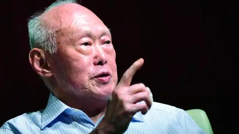 新加坡这个国家,从李光耀开始就养成了一个非常不好的习惯,那就是这么一个500平方