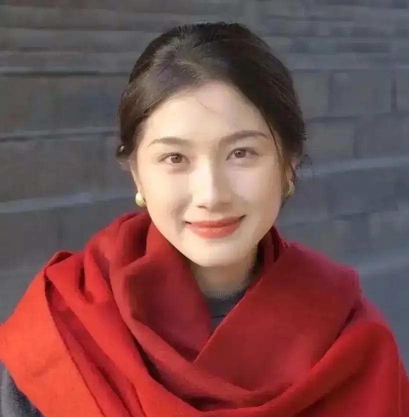 上海面试现场，女大学生被问懵了：“100个口是什么字？”她第一反应是“口吕品”，