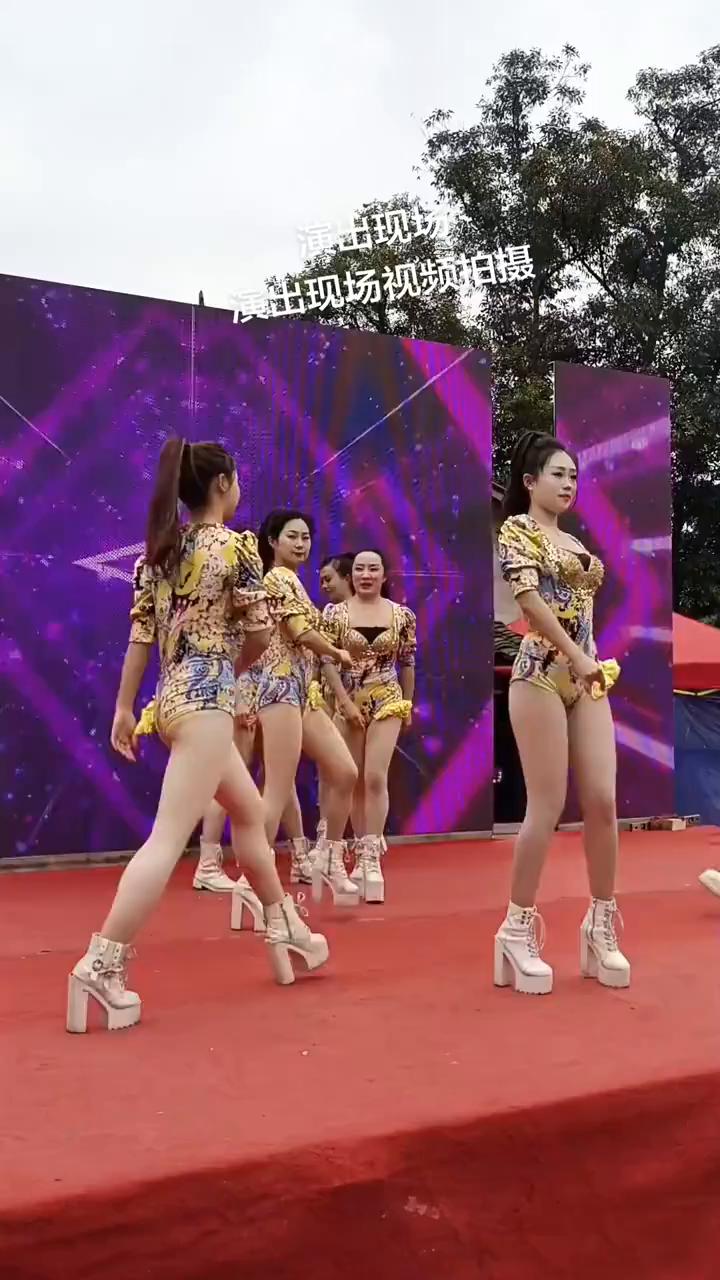 演出现场视频拍摄。
