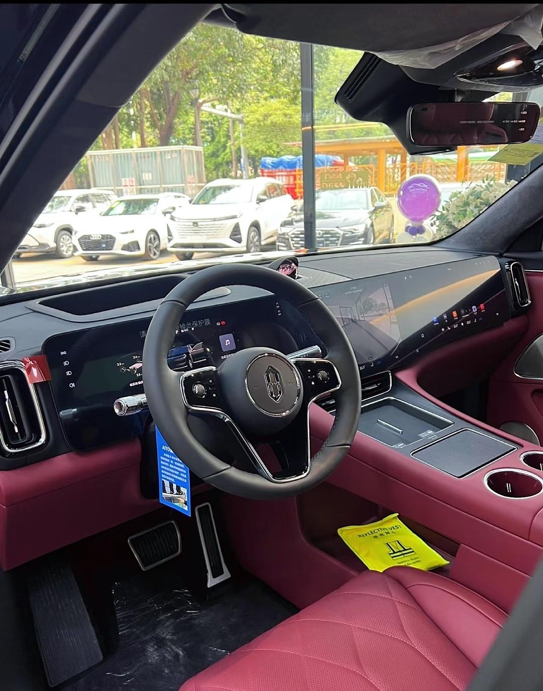 问界M8因为硬件没跟上，优先级没排上，ADS5.0升不了！原因总结：