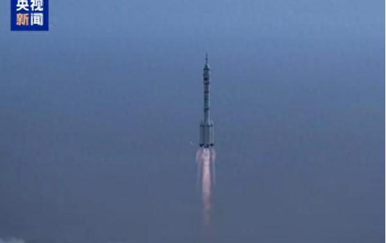 最让美西方震惊的不是我们飞船多，而是我们的神舟二十二号飞船居然以无人状态启程，满