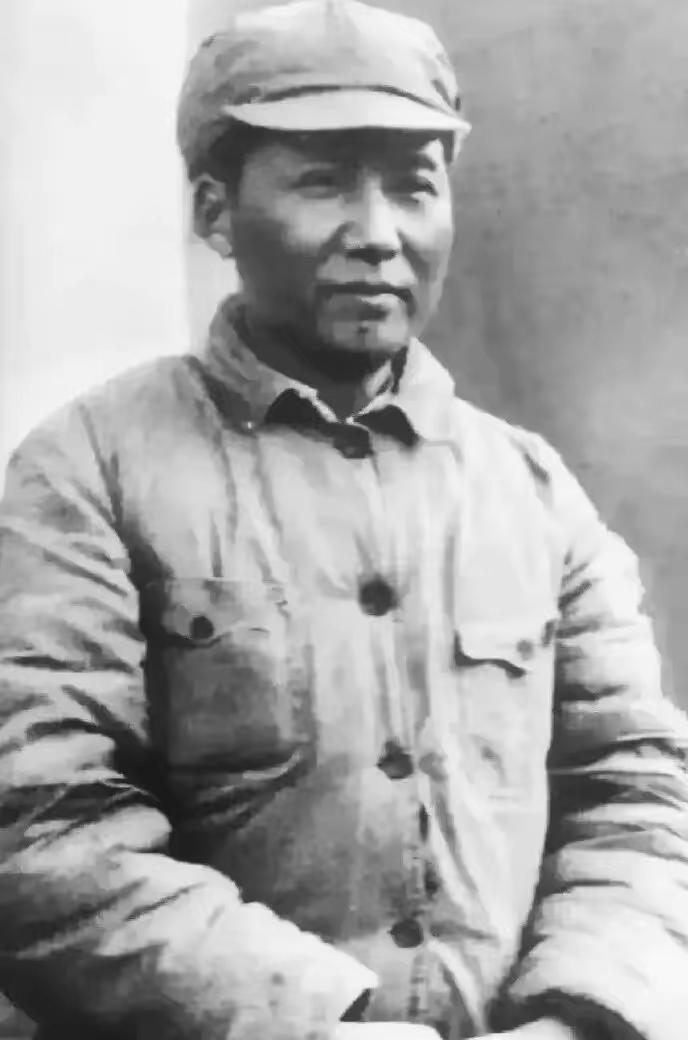 两万日军，凭什么敢打咱们八十万大军？毛主席一句话点破真相​两万人，打八十万。这