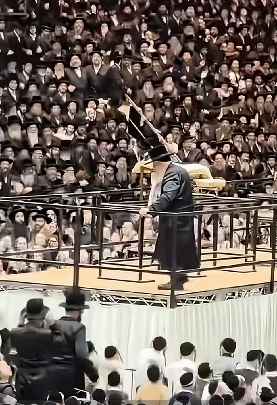 看了犹太人在纽约的聚会照片，才知道在美国犹太人太多了。‌ 刷到犹太人在纽约的