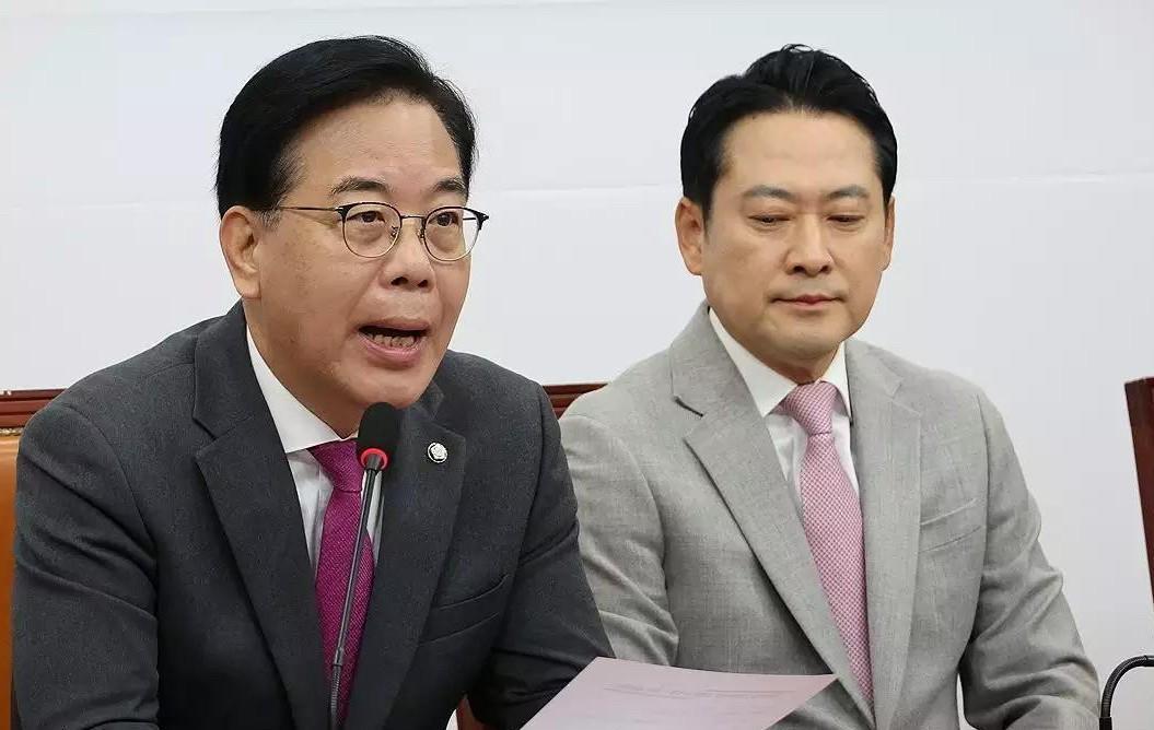 12月6日，韩国前统一教世界本部部长尹永浩向金建希特检组供述曾向两名共同民主党资