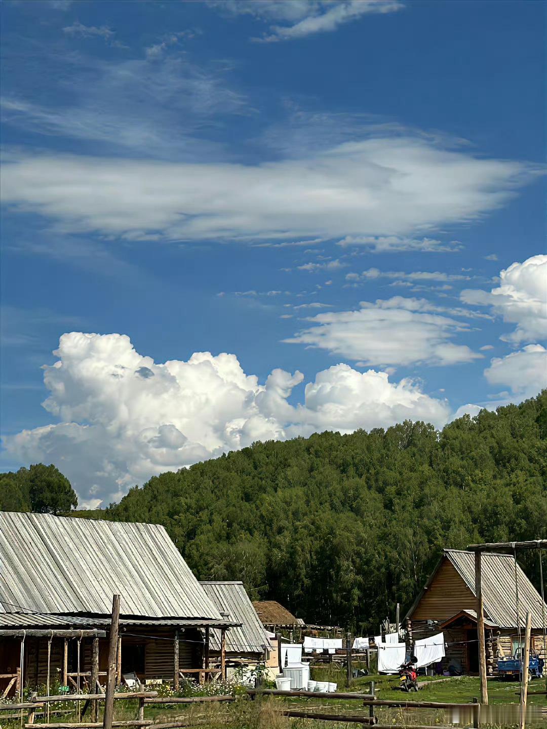 新疆最美的景色永远在路上别赶路去感受路⛰️