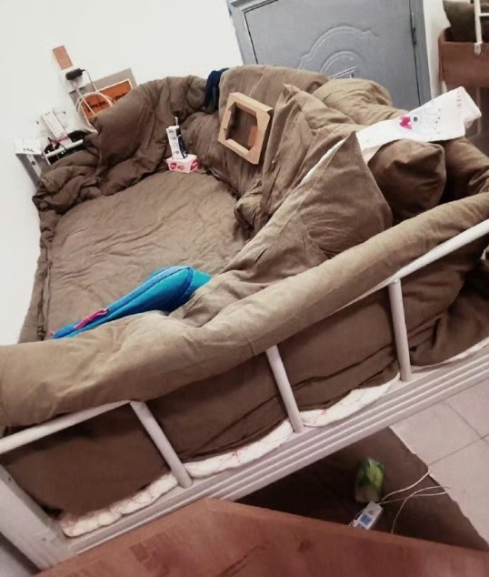只有大学生才懂这个上铺的含金量