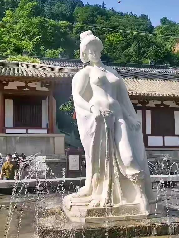 不要再争论了！特问西安市有关部门如果杨贵妃在世你这样对待她她愿意吗