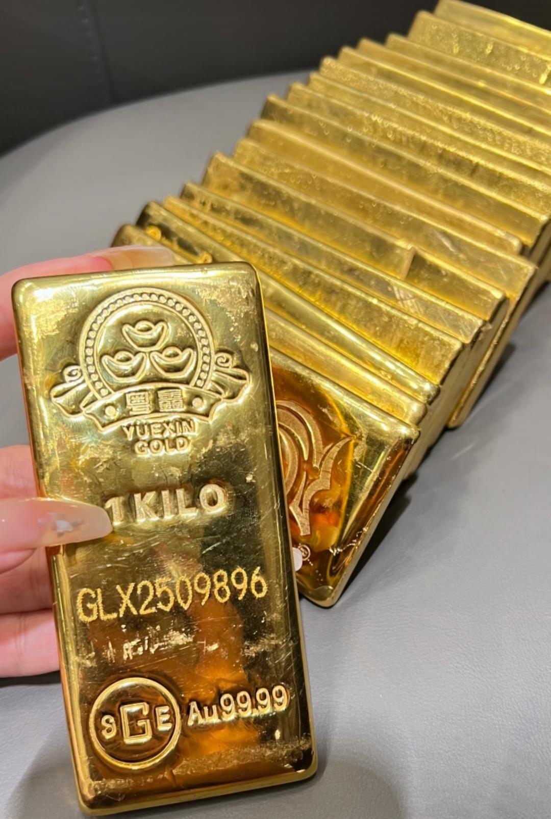 11月1日新规一出，手里大量持有黄金的人彻底傻眼了！不是因为黄金不能买了，而