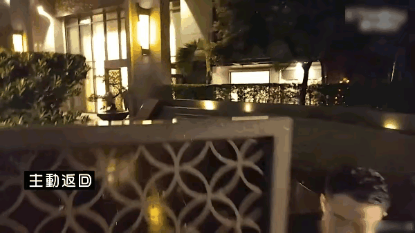 有人说，汪小菲这是在装深情人设！想说他们都离婚了，还要不要装吗？而且还装的如此