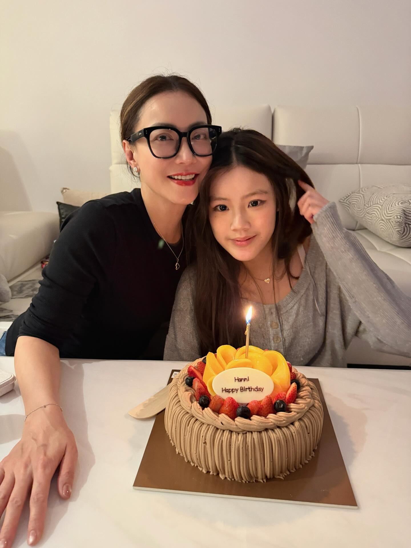 霍汶希女儿生日