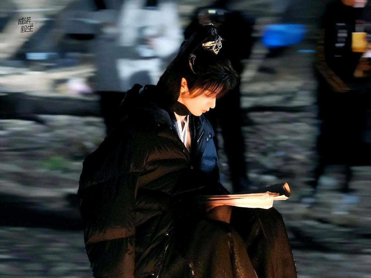 3亿投资砸出5.9分，成毅拿剧本演戏被全网骂。想象一下，你正看着武侠剧，主