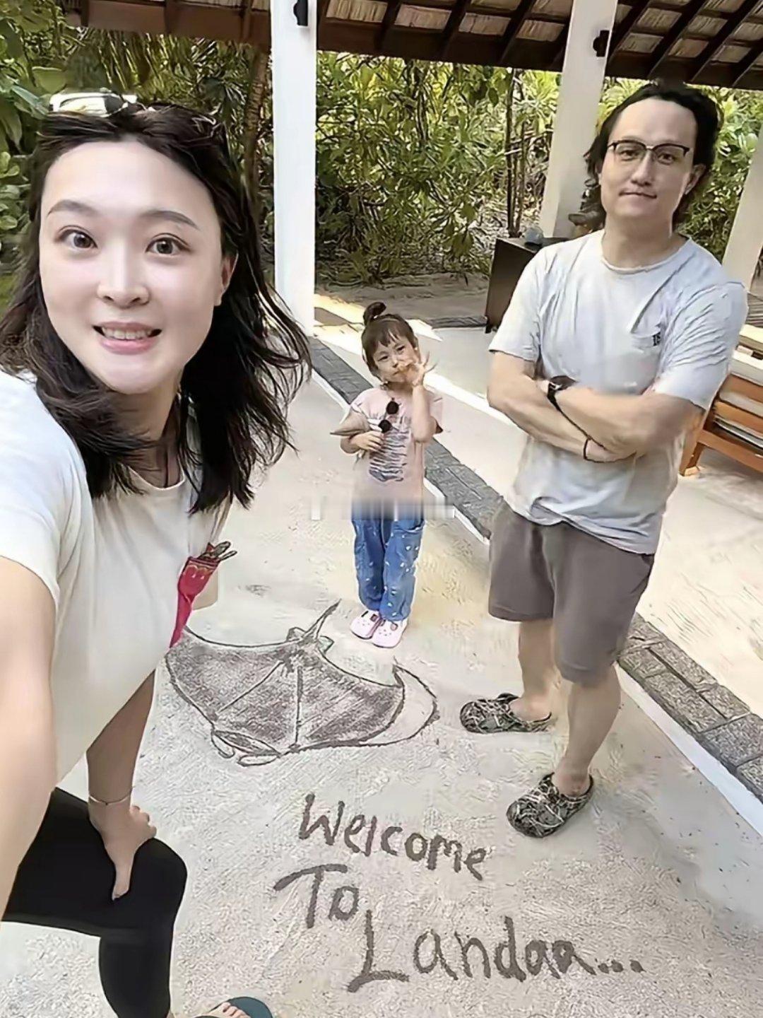 10月12日，惠若琪晒一家三口去马尔代夫旅游的视频，老公像搞艺术的，女儿五岁身高