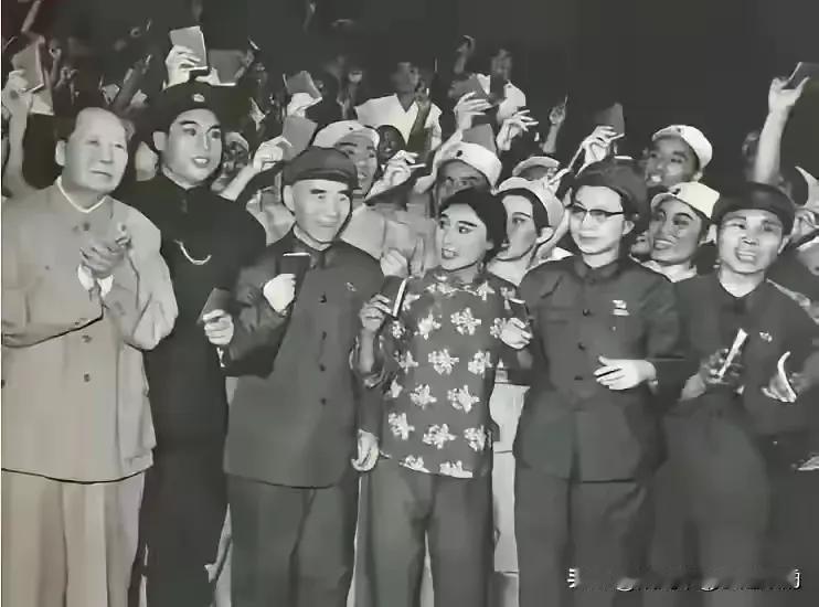 伟人也喜欢《红灯记》。