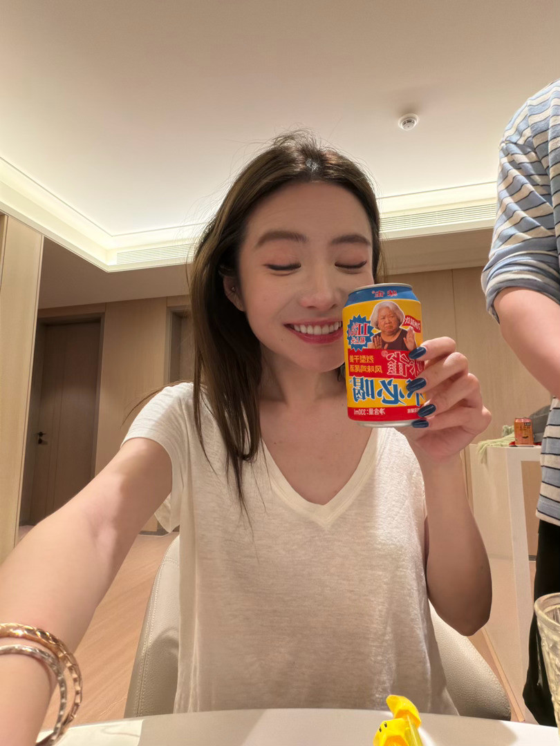 我倒要看看这个配料表让我多上头没见过加这么多酒的配料表​​​