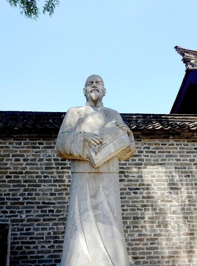 康熙年间的一次考试，有个考生带了36个馒头进考场，监考官问：“你带这么多馒头干嘛