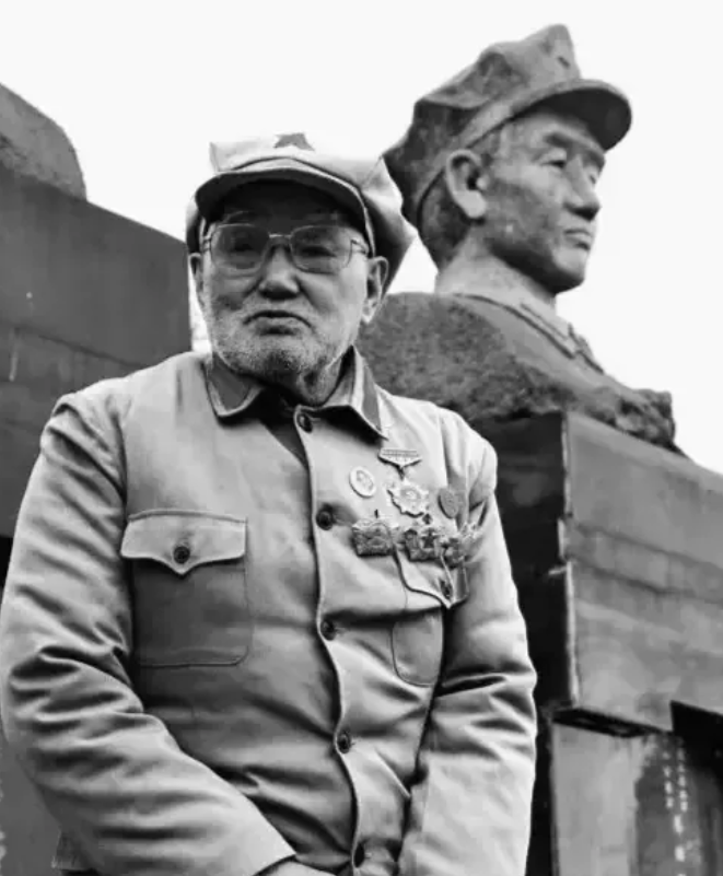 1940年6月，刘洪才带着3名侦察兵乔装成日军的样子侦察回来，遇见了5名民兵，刘
