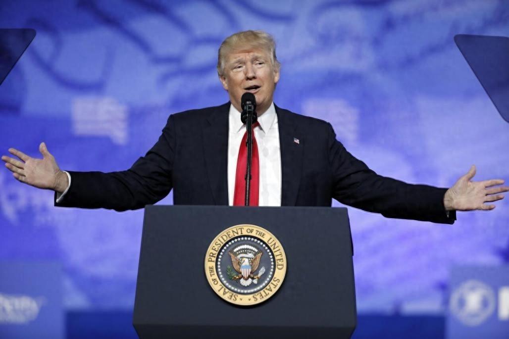 “如果你敢打乌克兰，我就要轰炸莫斯科，把莫斯科炸成稀巴烂”，他还对中方放过一段狠