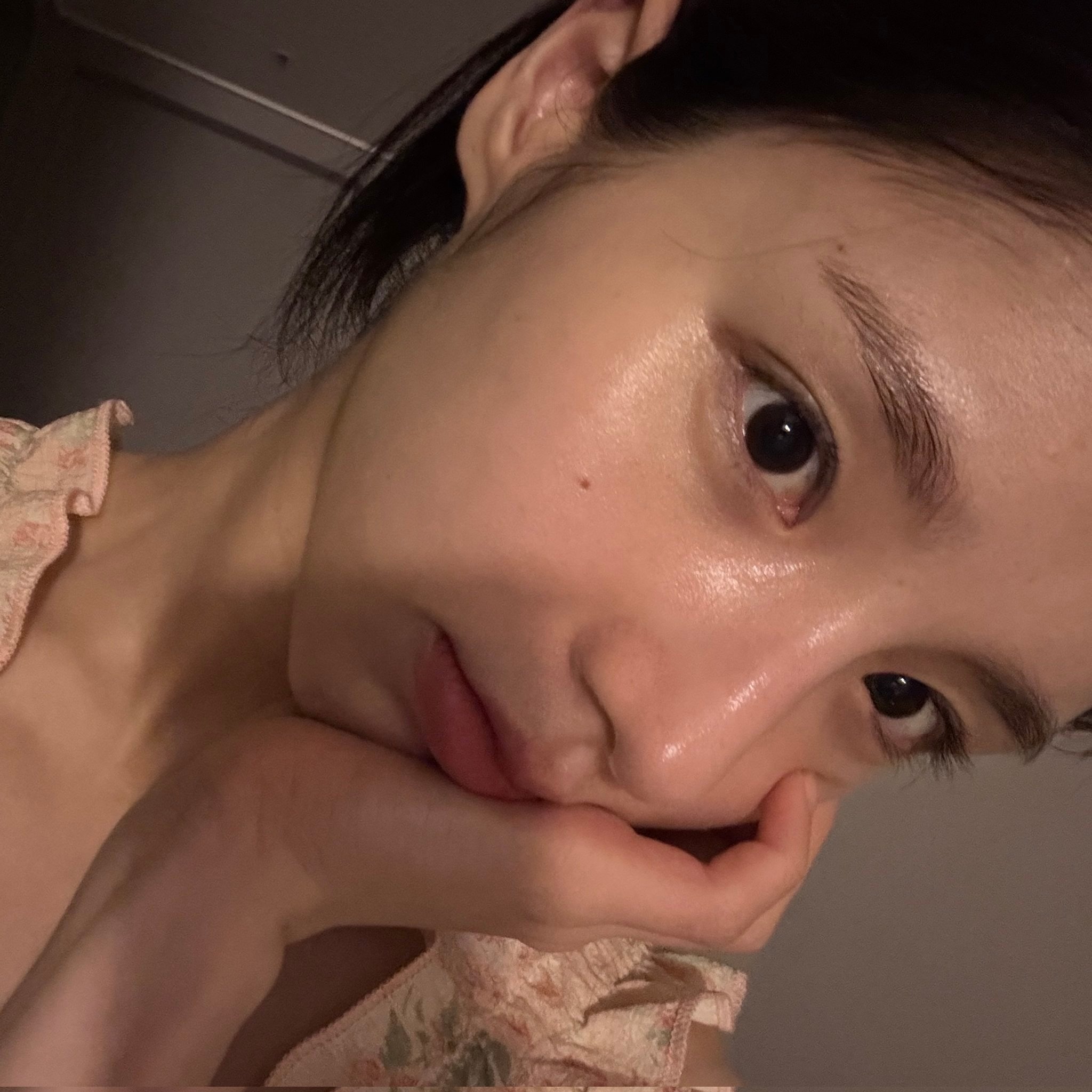 250802🫧heejin田姬振护肤完毕！​​​