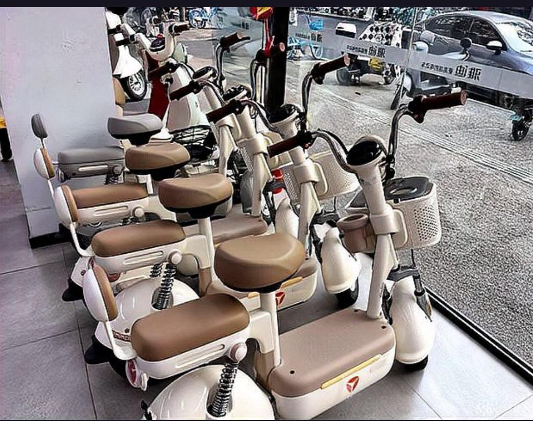 电动自行车新规12月起施行，行业将迎来大洗牌，谁将站稳脚跟？随着12月1日新国