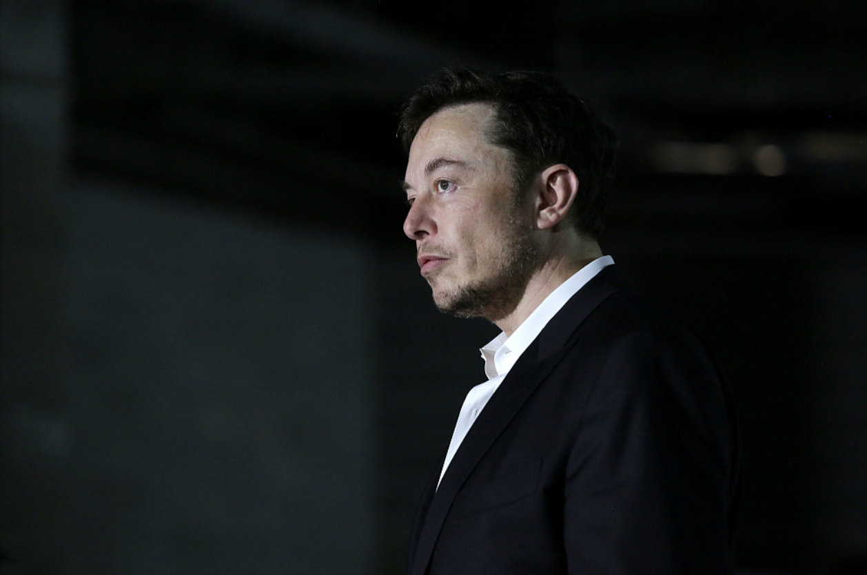 【SpaceX和特斯拉争抢马斯克殖民火星被写入马斯克KPI】据路透社报道，Spa