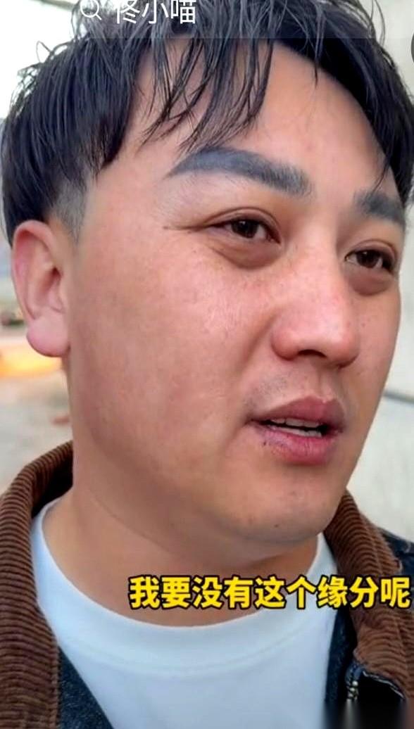 两套房，两辆车，彩礼一百来万。我听完都懵了。更绝的是人家的分配方案：房，一套