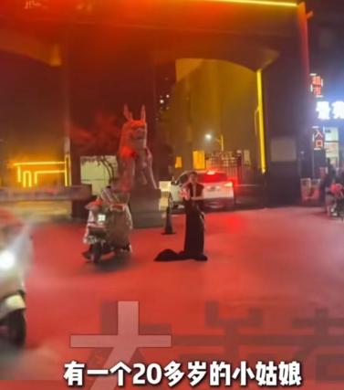 “专治白嫖党！”山东济宁，女子网购貂皮大衣，用水洗后恶意退货还死不承认！老板忍无