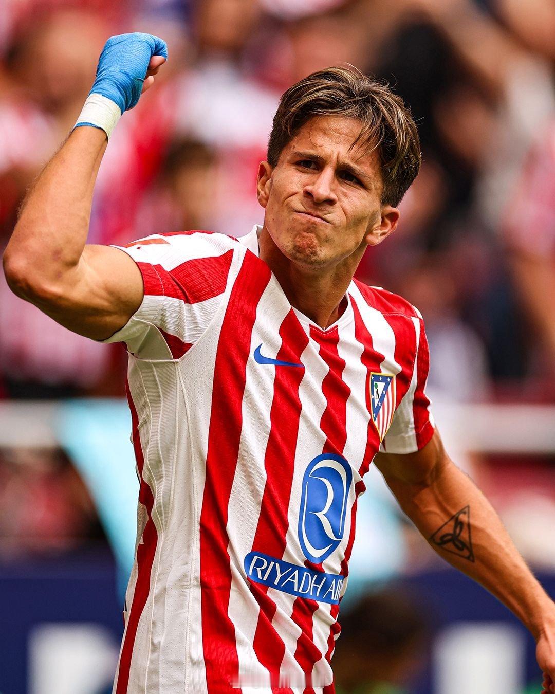 朱利亚诺·西蒙尼可能是目前世界上唯一一个凭借自身实力在欧洲五大联赛赢得一席之地的