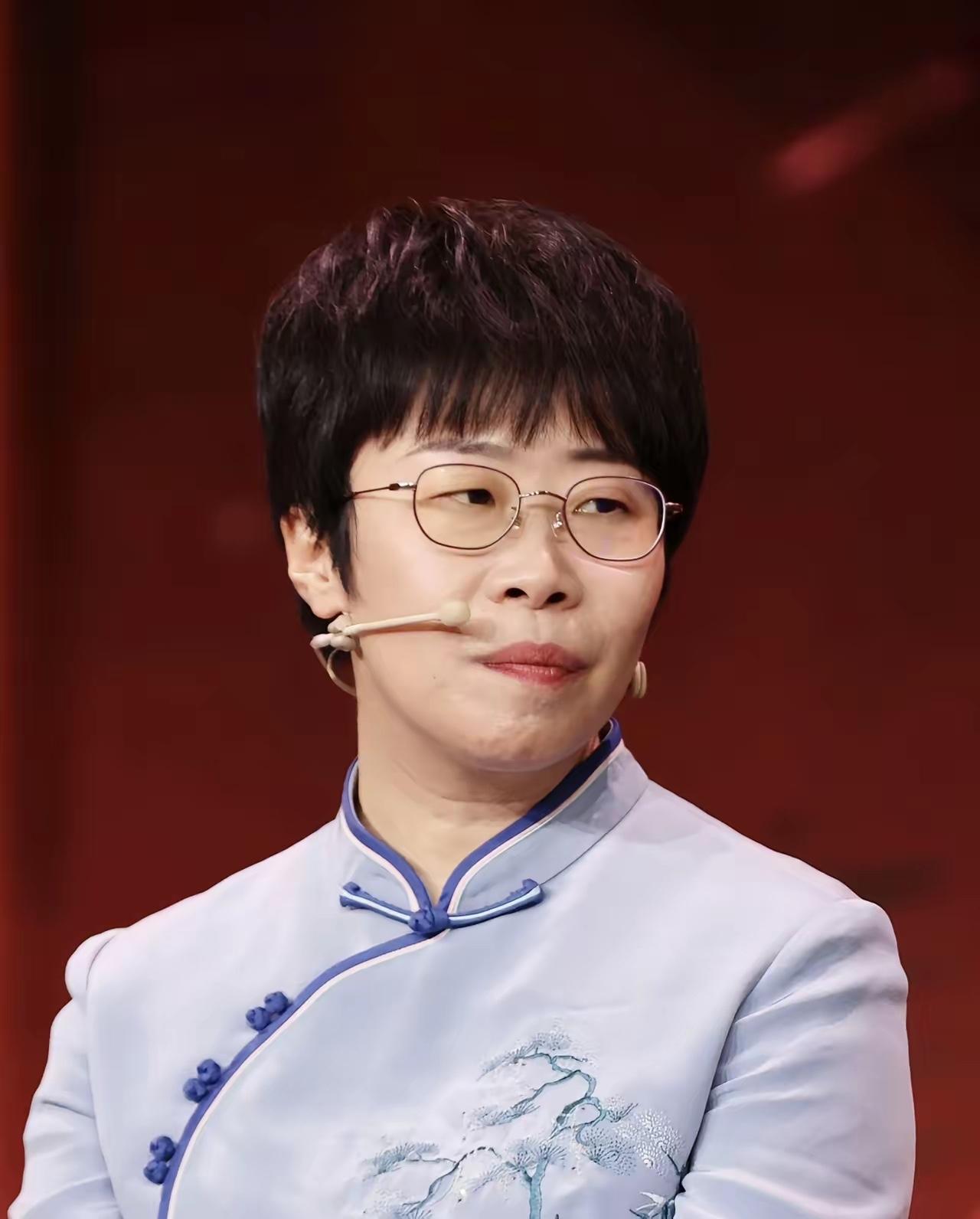 现在的专家，为了流量连脸都不要了？前脚田世信拿民国野史里的路边摊段子，把秋瑾抹