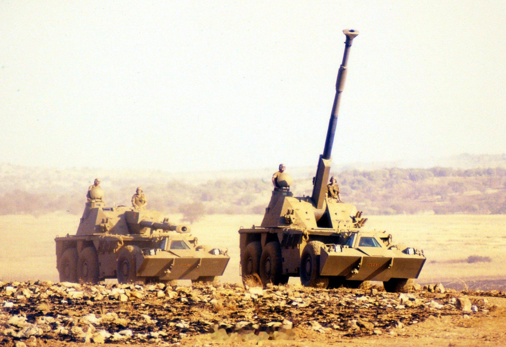 1987年7月，南非首批两门G6155毫米轮式榴弹炮，在向当时的南非