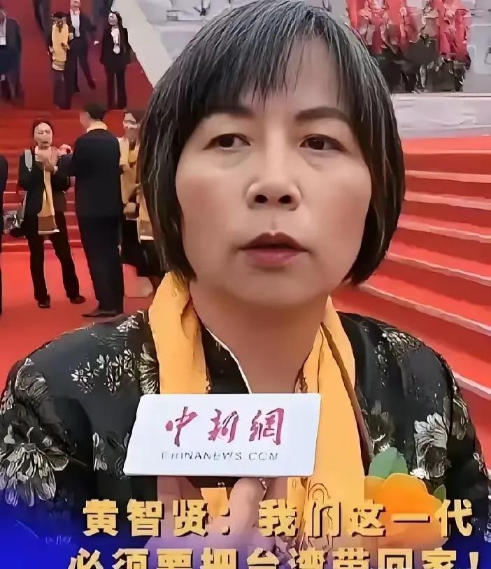 这位同志是统派无疑，其家族又是独派，鸡蛋不放在一个篮子里。这就是为什么教员说地