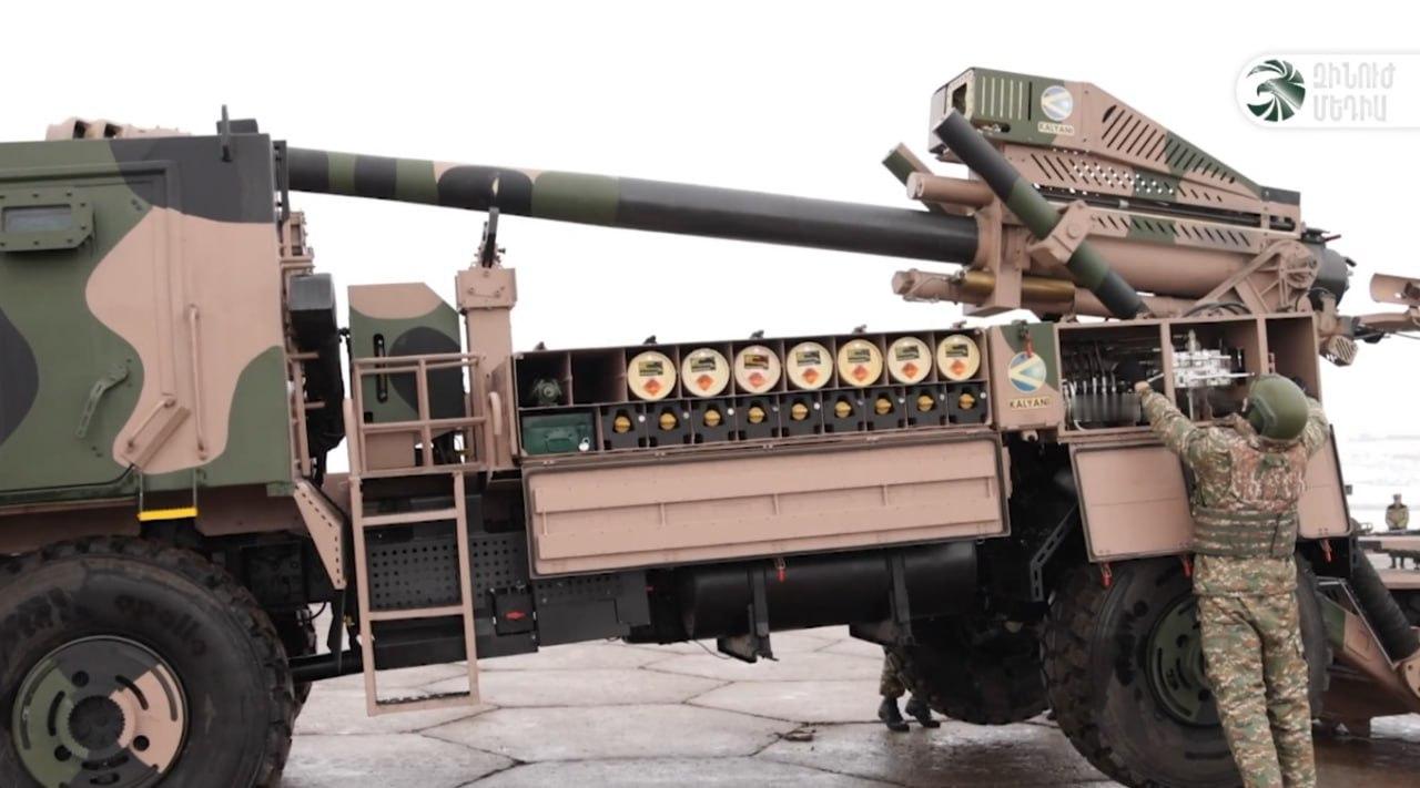 飞扬军事亚美尼亚陆军接装首批印度制造的MArG-39型155毫米车载榴弹炮烽火