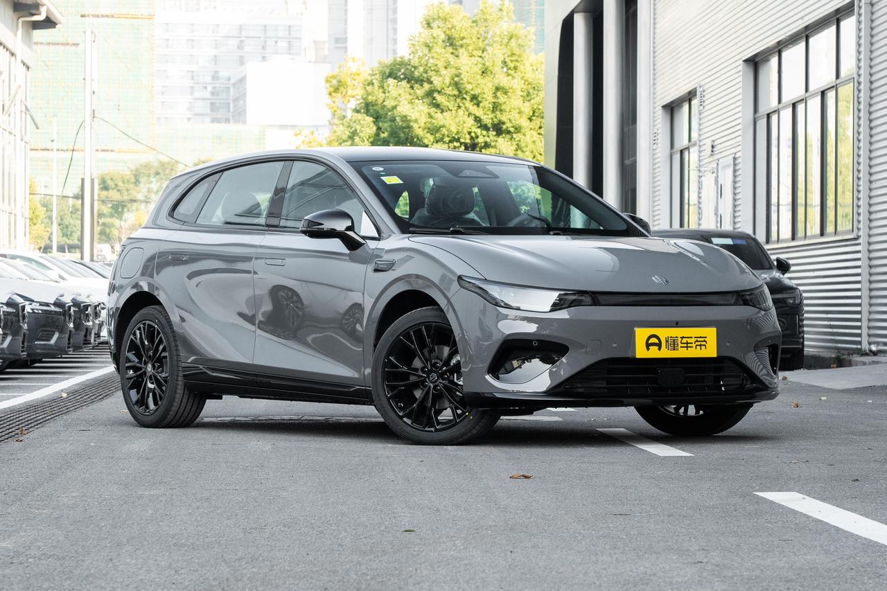 十万级纯电突然不香了，海豚和Lafa5谁更像“自己人”，买车前我试了三次。零跑