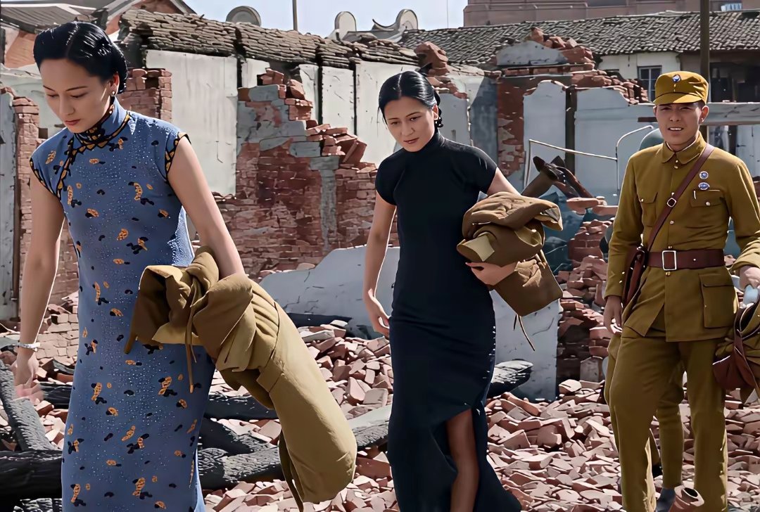 1937年，王雪雁女士慰问守护四行仓库的孤军